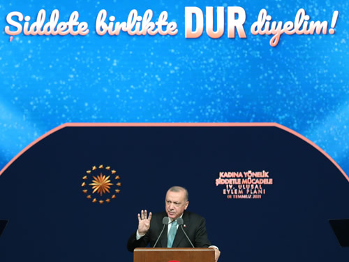“Kadına yönelik şiddetle mücadele, ancak toplumun tamamının iştirakiyle ve samimi katkısıyla başarıya ulaşabilir”