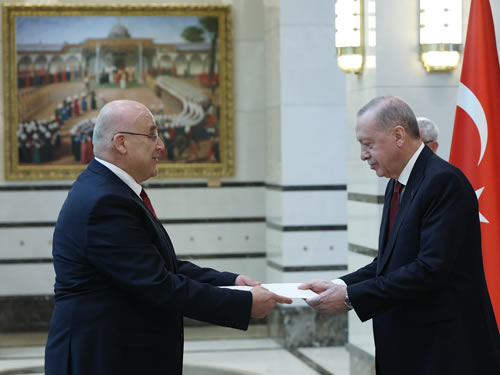 Palestinian ambassador presents his credentials to President Erdoğan
