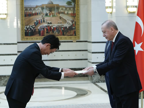 Japanese ambassador presents his credentials to President Erdoğan