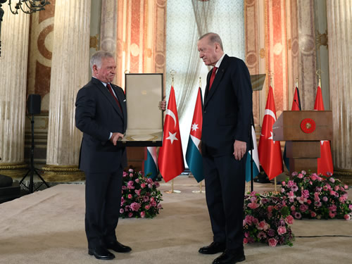 President Erdoğan presented with Order of Al Hussein bin Ali by King Abdullah II of Jordan