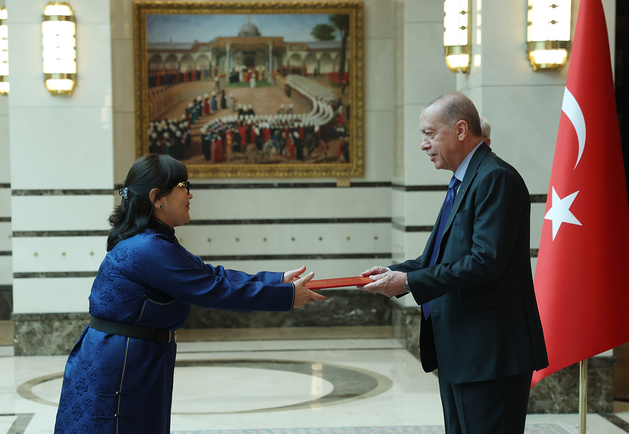 Mongolian ambassador presents her credentials to President Erdoğan