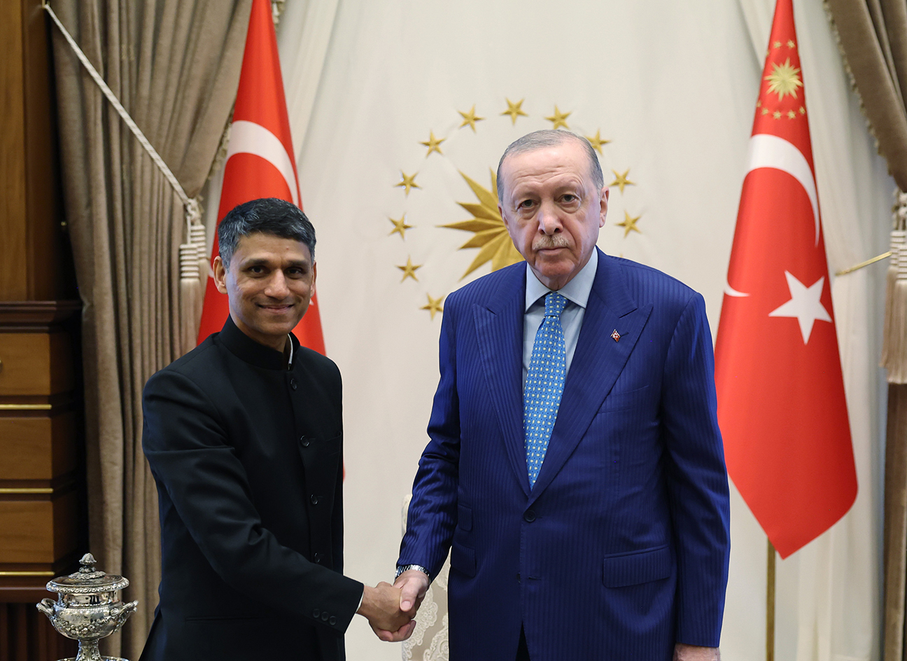 Indian ambassador presents his credentials to President Erdoğan